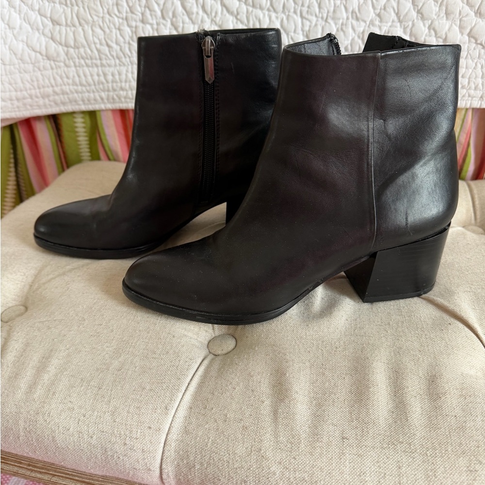Sleek Black Ankle Boots 8.5